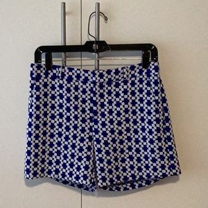 Banana Republic Women’s Blue & White Print Hampton Fit Shorts